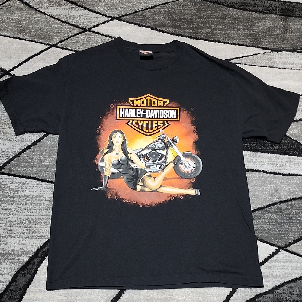 HARLEY DAVIDSON MOTORCYCLES 2016 GRAPHIC PIN-UP GIRL BLACK CREW-NECK TEE-SHIRT